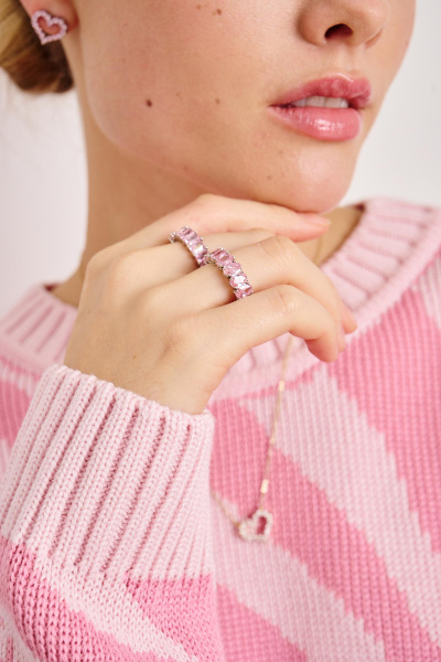 Кольцо-дорожка с овальными стразами (серебро-розовый)